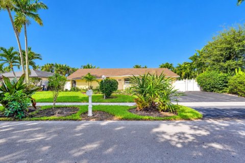 Villa ou maison à vendre à Miami, Floride: 3 chambres, 174.38 m2 № 2428557 - photo 2