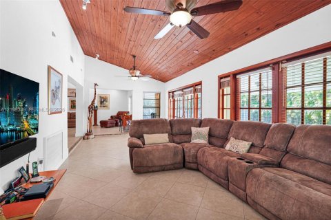 Villa ou maison à vendre à Miami, Floride: 3 chambres, 174.38 m2 № 2428557 - photo 15