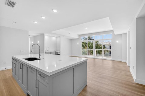 Condo in Palm Beach Shores, Florida, 2 bedrooms  № 2088066 - photo 13