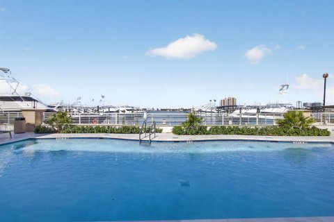 Condo in Palm Beach Shores, Florida, 2 bedrooms  № 2088066 - photo 11
