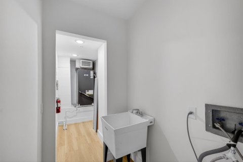 Condo in Palm Beach Shores, Florida, 2 bedrooms  № 2088066 - photo 12