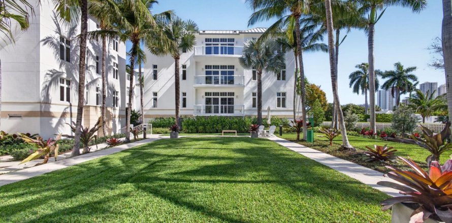 Condo in Palm Beach Shores, Florida, 2 bedrooms  № 2088066