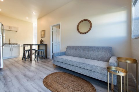 Propiedad comercial en venta en Hallandale Beach, Florida № 2012238 - foto 4