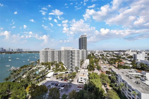 Condo in Miami Beach, Florida, 1 bedroom  № 1713932 - photo 5