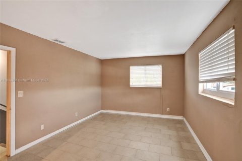 House in Plantation, Florida 5 bedrooms, 248.23 sq.m. № 1818425 - photo 27