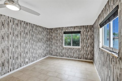 House in Plantation, Florida 5 bedrooms, 248.23 sq.m. № 1818425 - photo 25