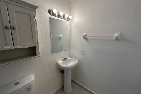 House in Hollywood, Florida 30.19 sq.m. № 1957040 - photo 12