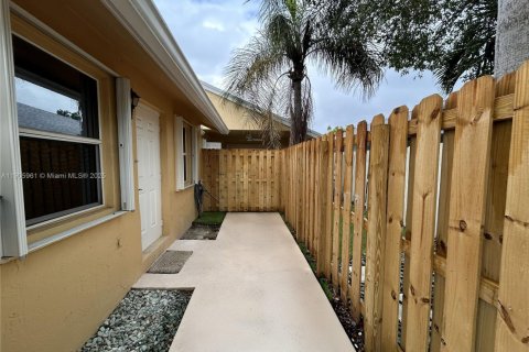 House in Hollywood, Florida 30.19 sq.m. № 1957040 - photo 3