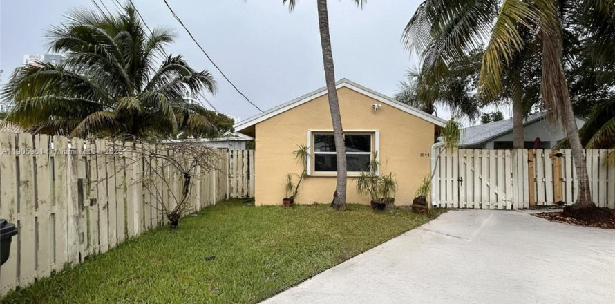 Studio in Hollywood, Florida № 1957040