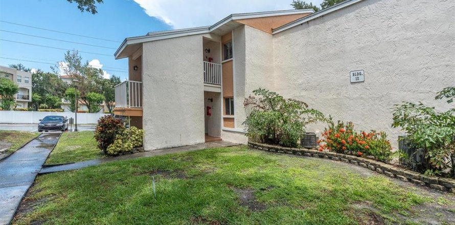Condominio en Saint Petersburg, Florida, 1 dormitorio  № 2150619