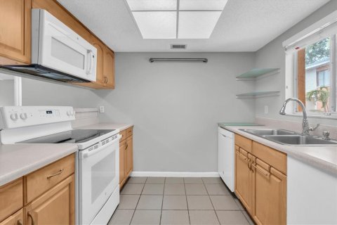 Condominio en venta en Saint Petersburg, Florida, 1 dormitorio, 70.61 m2 № 2150619 - foto 17