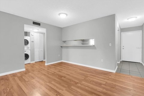 Condominio en venta en Saint Petersburg, Florida, 1 dormitorio, 70.61 m2 № 2150619 - foto 9