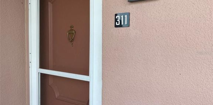 Condominio en Saint Petersburg, Florida, 2 dormitorios № 1873572