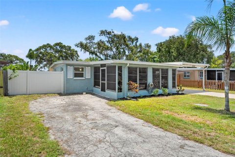 House in Largo, Florida 3 bedrooms, 62.34 sq.m. № 1785618 - photo 3