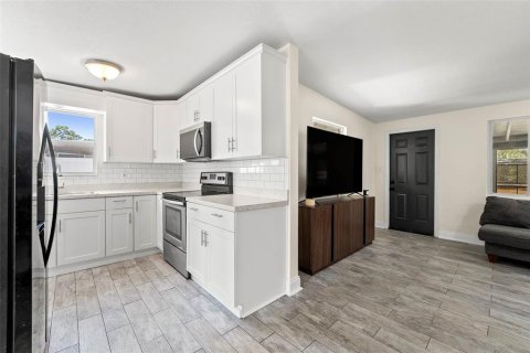 House in Largo, Florida 3 bedrooms, 62.34 sq.m. № 1785618 - photo 10