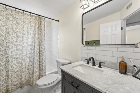 House in Largo, Florida 3 bedrooms, 62.34 sq.m. № 1785618 - photo 17