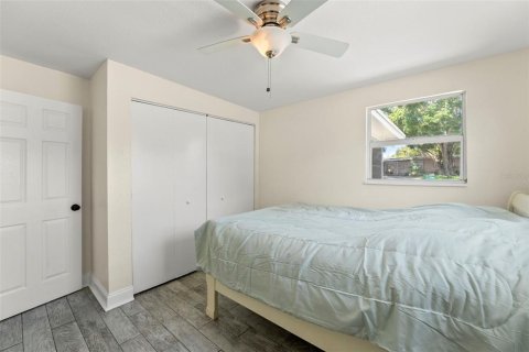 House in Largo, Florida 3 bedrooms, 62.34 sq.m. № 1785618 - photo 15