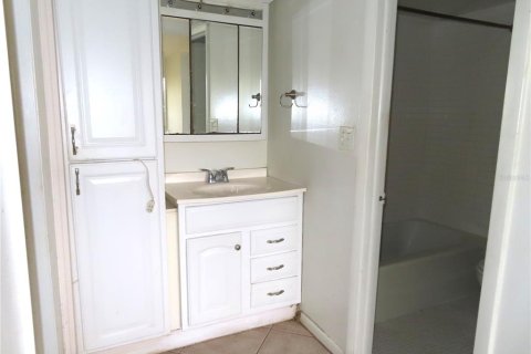 Condominio en venta en Saint Petersburg, Florida, 1 dormitorio, 62.71 m2 № 1900204 - foto 12