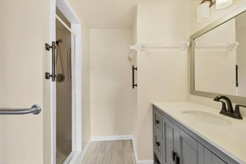 Condo in Venice, Florida, 2 bedrooms  № 1629701 - photo 24