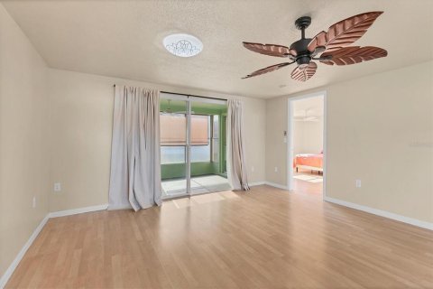 Condo in Venice, Florida, 2 bedrooms  № 1629701 - photo 10