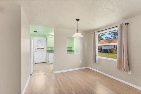 Condo in Venice, Florida, 2 bedrooms  № 1629701 - photo 16