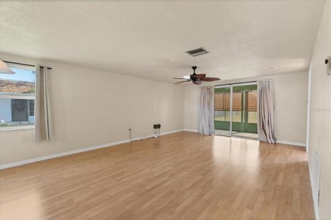 Condo in Venice, Florida, 2 bedrooms  № 1629701 - photo 6