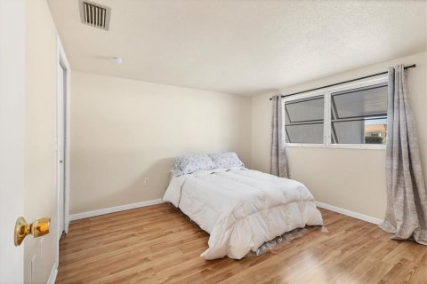Condo in Venice, Florida, 2 bedrooms  № 1629701 - photo 25
