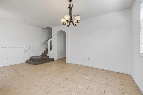 House in Homestead, Florida 5 bedrooms, 289.86 sq.m. № 1952002 - photo 6