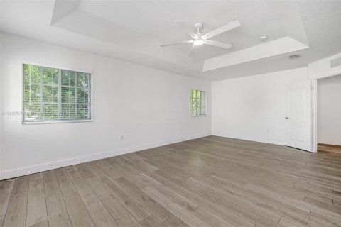 House in Homestead, Florida 5 bedrooms, 289.86 sq.m. № 1952002 - photo 30