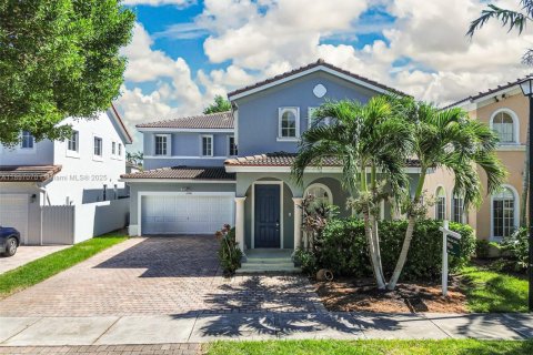 House in Homestead, Florida 5 bedrooms, 289.86 sq.m. № 1952002 - photo 1