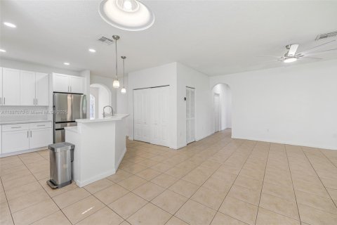 House in Homestead, Florida 5 bedrooms, 289.86 sq.m. № 1952002 - photo 12