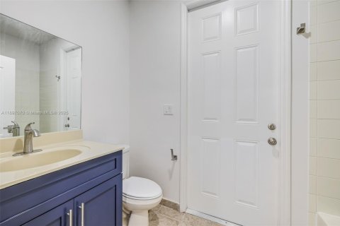 House in Homestead, Florida 5 bedrooms, 289.86 sq.m. № 1952002 - photo 20