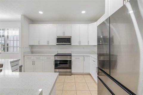 House in Homestead, Florida 5 bedrooms, 289.86 sq.m. № 1952002 - photo 9