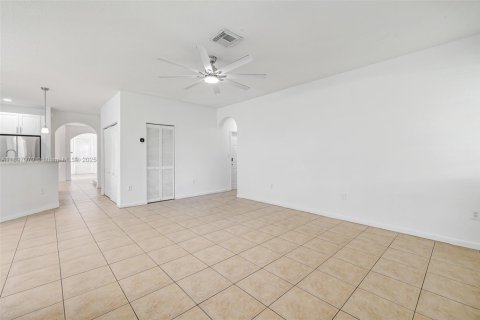 House in Homestead, Florida 5 bedrooms, 289.86 sq.m. № 1952002 - photo 16