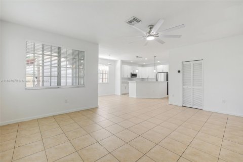 House in Homestead, Florida 5 bedrooms, 289.86 sq.m. № 1952002 - photo 17