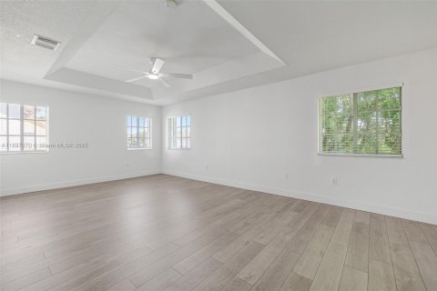 House in Homestead, Florida 5 bedrooms, 289.86 sq.m. № 1952002 - photo 27