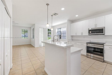 House in Homestead, Florida 5 bedrooms, 289.86 sq.m. № 1952002 - photo 8