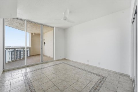 Condominio en venta en Fort Lauderdale, Florida, 3 dormitorios, 215.35 m2 № 2146917 - foto 26