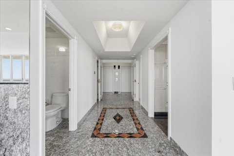 Condominio en venta en Fort Lauderdale, Florida, 3 dormitorios, 215.35 m2 № 2146917 - foto 16