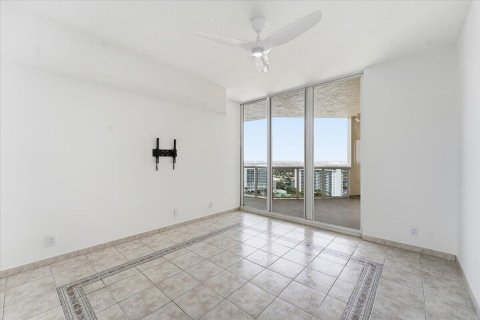 Condominio en venta en Fort Lauderdale, Florida, 3 dormitorios, 215.35 m2 № 2146917 - foto 27