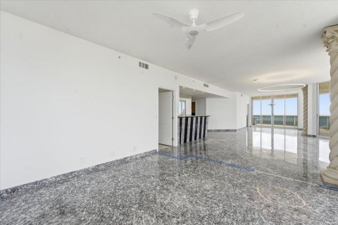 Condominio en venta en Fort Lauderdale, Florida, 3 dormitorios, 215.35 m2 № 2146917 - foto 11