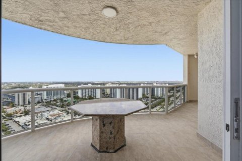Condominio en venta en Fort Lauderdale, Florida, 3 dormitorios, 215.35 m2 № 2146917 - foto 14