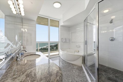 Condominio en venta en Fort Lauderdale, Florida, 3 dormitorios, 215.35 m2 № 2146917 - foto 24