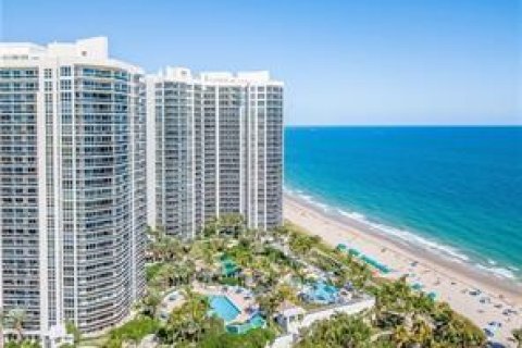 Condominio en Fort Lauderdale, Florida, 3 dormitorios  № 2146917