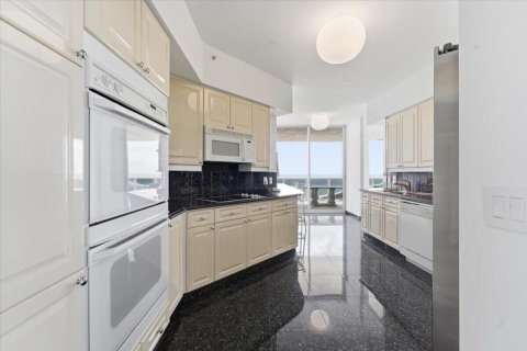 Condominio en venta en Fort Lauderdale, Florida, 3 dormitorios, 215.35 m2 № 2146917 - foto 20