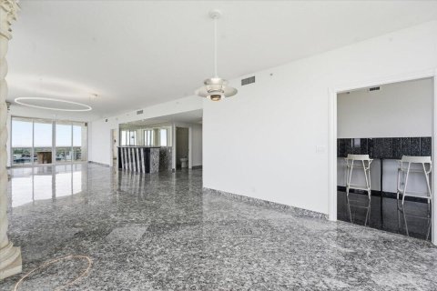 Condominio en venta en Fort Lauderdale, Florida, 3 dormitorios, 215.35 m2 № 2146917 - foto 10