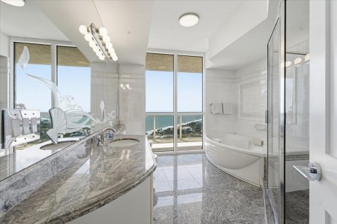 Condominio en venta en Fort Lauderdale, Florida, 3 dormitorios, 215.35 m2 № 2146917 - foto 23
