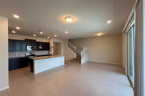 Townhouse in Davenport, Florida 5 bedrooms, 212.1 sq.m. № 1870268 - photo 2