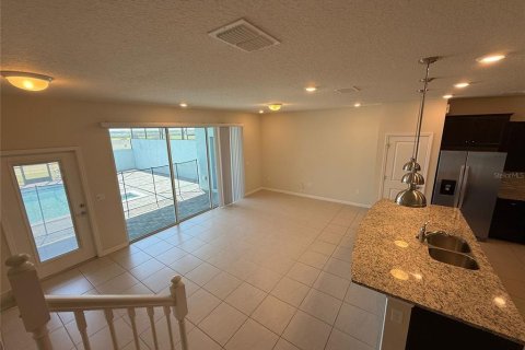 Townhouse in Davenport, Florida 5 bedrooms, 212.1 sq.m. № 1870268 - photo 5