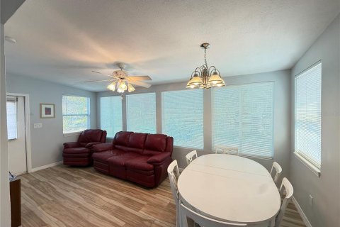 House in Port Charlotte, Florida 2 bedrooms, 110.74 sq.m. № 2239476 - photo 6